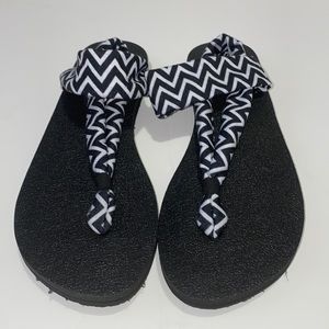 Sanuk Sling Sandal Flip Flop white and black #8